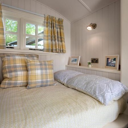 The Heron Shepherds Hut At Lyth Valley Brigsteer Εξωτερικό φωτογραφία